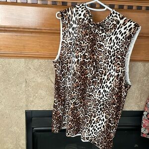 White House Black Market Leopard tank